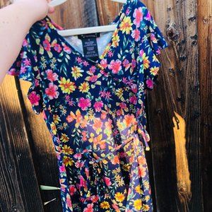 Cute Floral Dress - Xtraordinary - Really Good Condition - Great Fit - XS